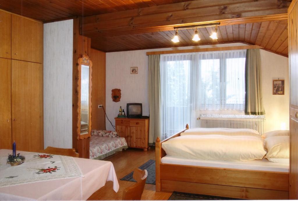 Gasthof Pension St. Wolfgang Kirchberg am Wechsel Bilik gambar