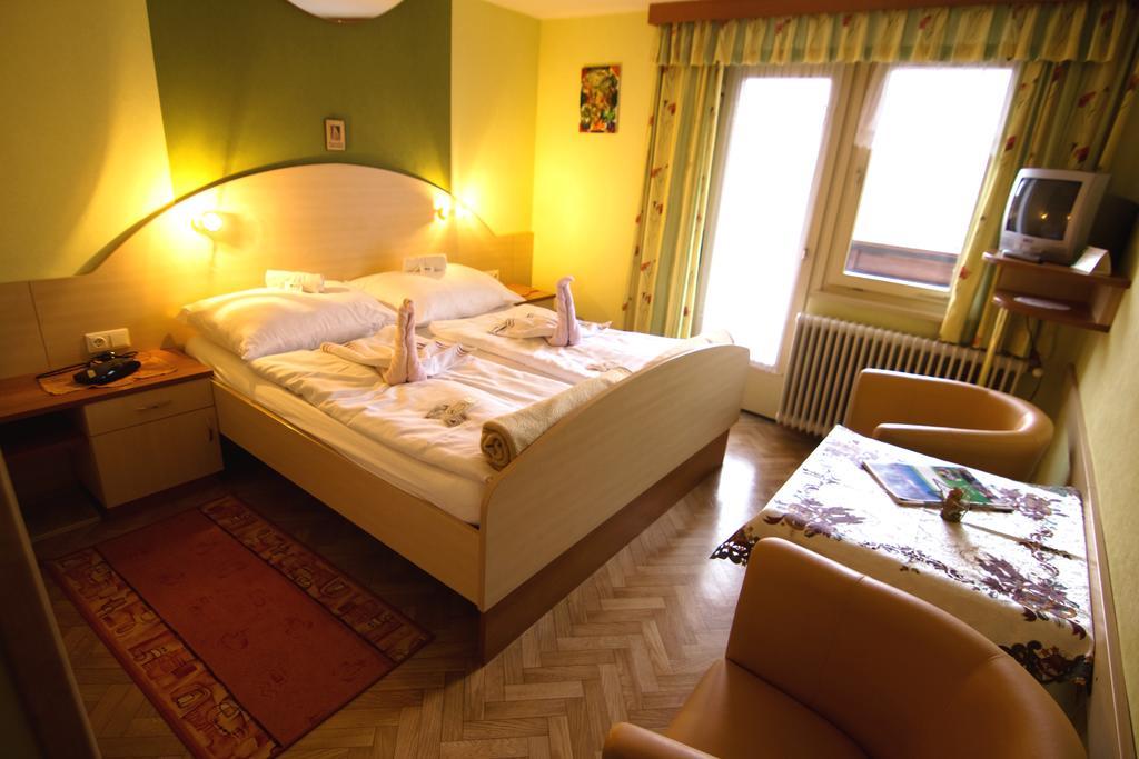 Gasthof Pension St. Wolfgang Kirchberg am Wechsel Luaran gambar